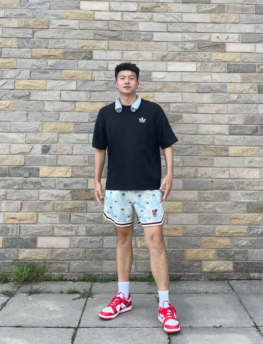 𝟬𝟱𝟰𝟬#Exclusive real shot/difference between various stolen pictures and online version on the market [Adidas Trefoil𝗮𝗱𝗶𝗱𝗮𝘀 𝗼𝗿𝗶𝗴𝗶𝗻𝗮𝗹𝘀 𝘅 𝗛𝗢𝗢𝗣 𝗬𝗢𝗥𝗞 𝗖𝗜𝗧𝗬 Joint model 𝗔𝗟𝗟𝗢𝗩𝗘𝗥 𝗣𝗥𝗜𝗡𝗧 Brand 𝗹𝗼𝗴𝗼 Fully printed comfortable and loose sports shorts] Same Style for men and women ✅Full set of 1:1 customized accessories ➕Customized three-label ➕𝗬𝘂𝗮𝗻 version hang tag ➕𝗹𝗼𝗴𝗼 packaging bag 🔥 ➕Scan the tag to enter the official website. ✅Top Original version, ins Xiaohongshu Got it from Kuaishou, and many bloggers are wearing it. ✅The clover logo design is printed all over, and the clover logo is super recognizable✨. Loose fit, comfortable to wear and Breathable, suitable for summer commuting, leisure, and sports! With Versatile attributes, it can be worn casually and easily switch between street or vacation styles. It is a must-have item in your summer wardrobe! Color: White Blue Size: S-XXL